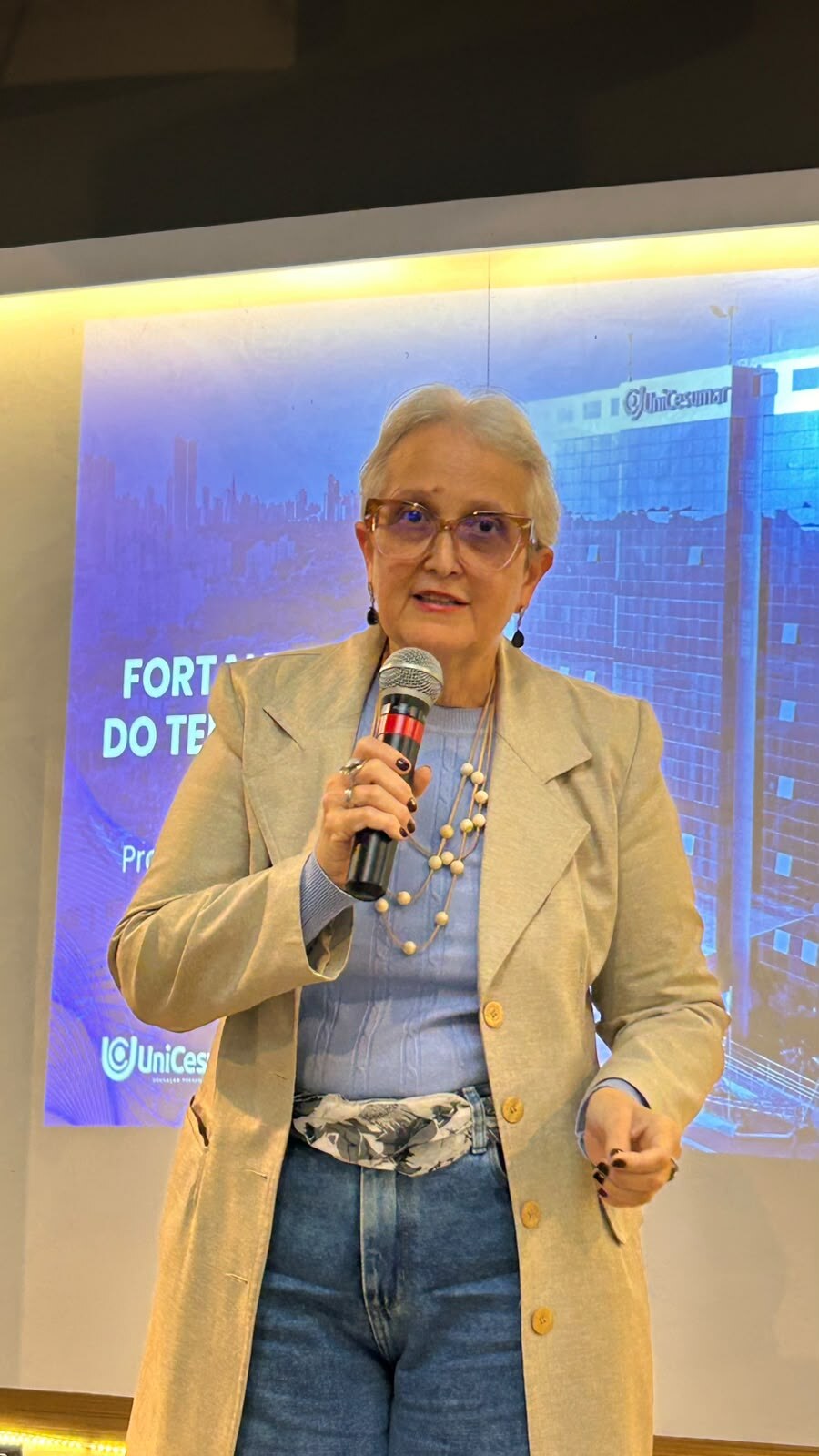 Norma Carvalho durante atividade formativa